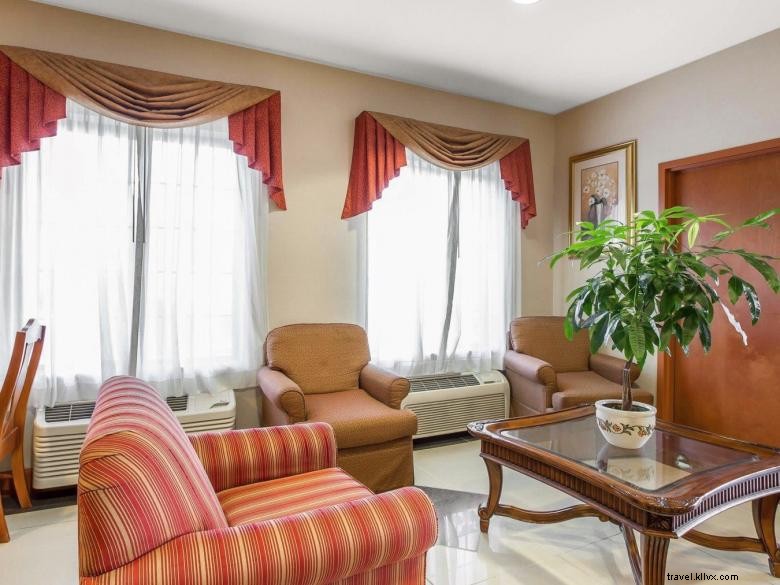 Econo Lodge Brunswick – Affordable Comfort Near I‑95 & Coastal Georgia