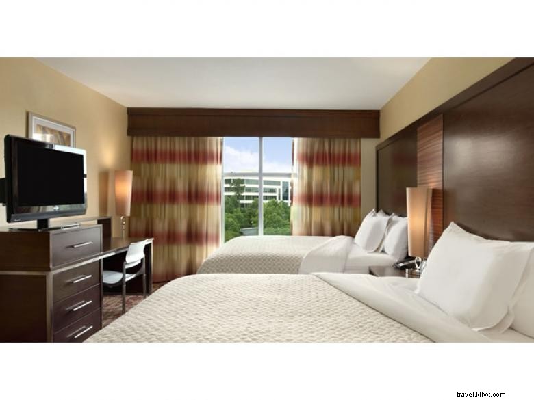 Embassy Suites by Hilton – Atlanta Kennesaw Town Center: Luxury Comfort & Convenient Location