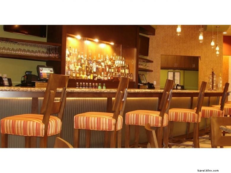 Embassy Suites by Hilton – Atlanta Kennesaw Town Center: Luxury Comfort & Convenient Location