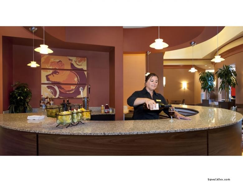 Embassy Suites by Hilton – Atlanta Kennesaw Town Center: Luxury Comfort & Convenient Location