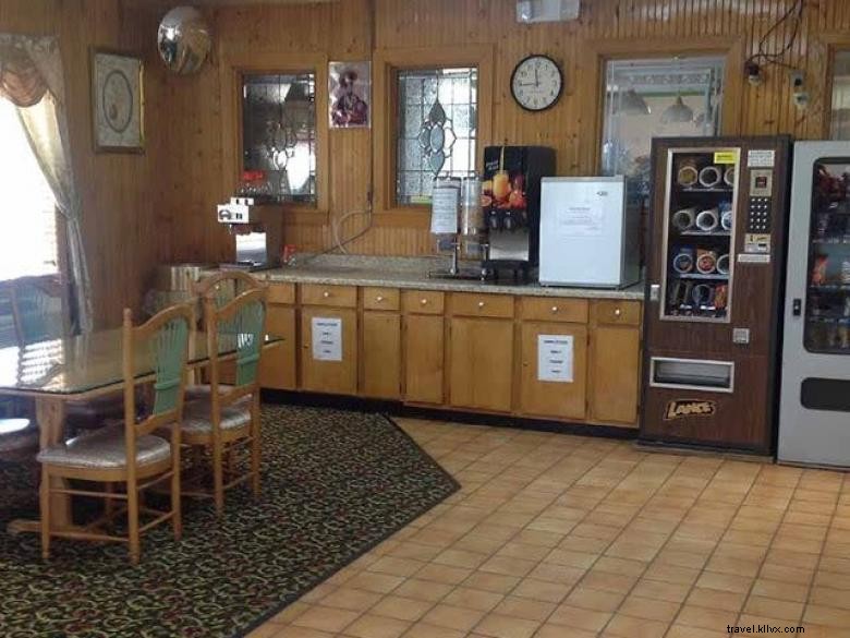 Super Inn Milledgeville – Premium Comfort & Local Charm