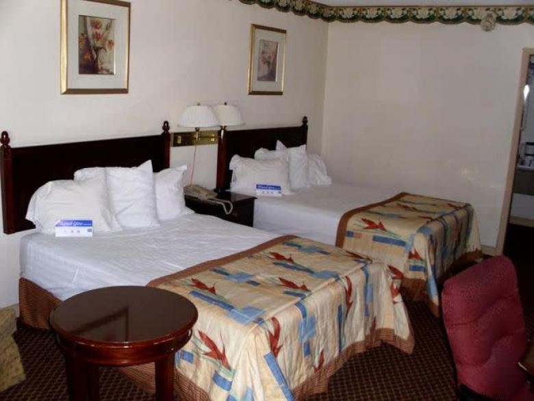 Super Inn Milledgeville – Premium Comfort & Local Charm