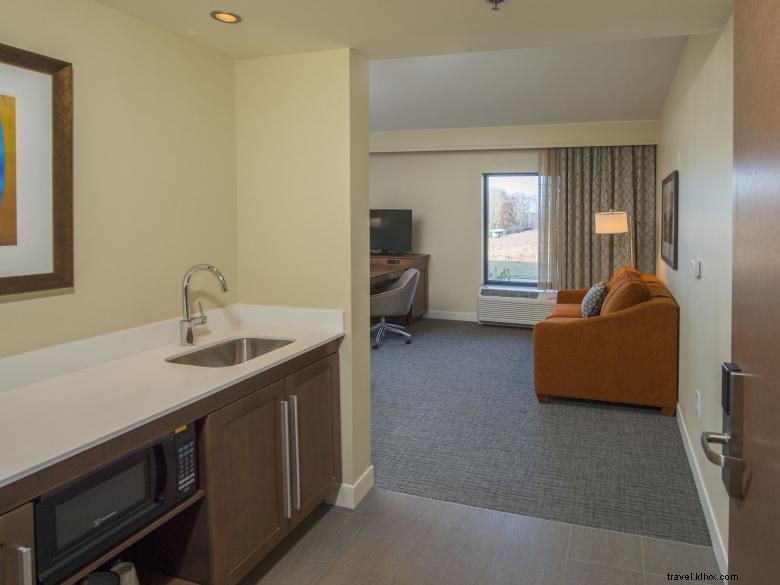 Stay at Hampton Inn & Suites Braselton – Comfort & Convenience Await