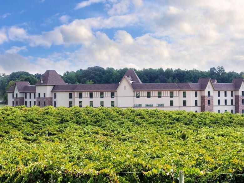 Stay at Hampton Inn & Suites Braselton – Comfort & Convenience Await