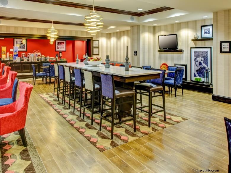 Hampton Inn Thomson – Modern Comfort & Convenient Access