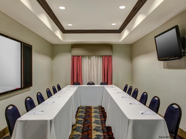 Hampton Inn Thomson – Modern Comfort & Convenient Access