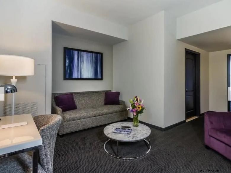 TRYP by Wyndham Savannah Downtown – Modern Comfort in the Historic District