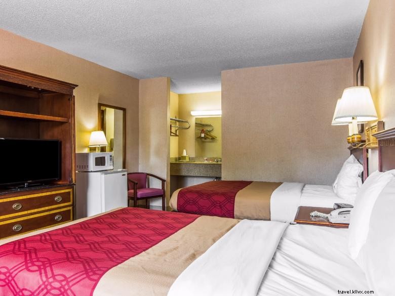 Econo Lodge Conyers – Budget-Friendly Comfort & On-Site Breakfast