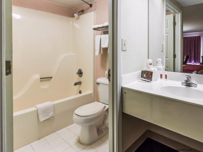 Econo Lodge Conyers – Budget-Friendly Comfort & On-Site Breakfast