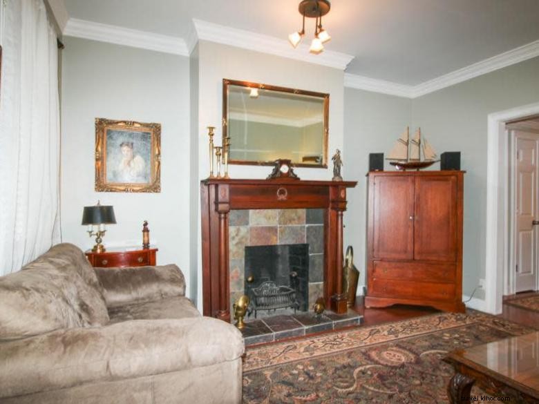 Vacasa: Premium Vacation Rentals in Tybee Beach & Savannah