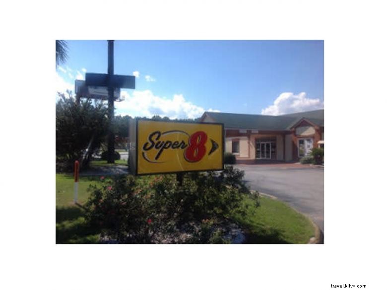 Stay at Super 8 Wyndham Richmond Hill – Affordable Comfort on Highway 17