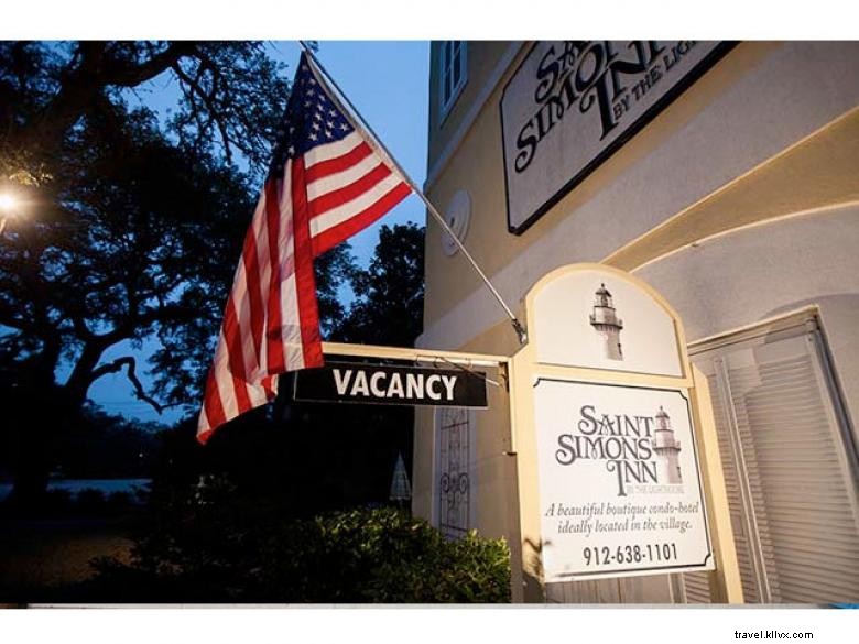 St. Simons Lighthouse Inn: Coastal Comfort Near the Historic Lighthouse