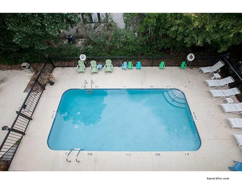 St. Simons Lighthouse Inn: Coastal Comfort Near the Historic Lighthouse