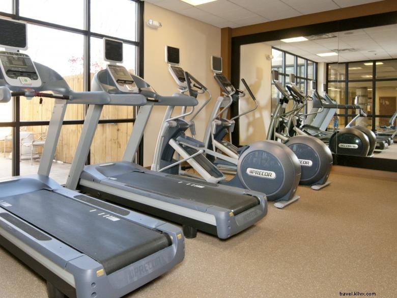 Stay in Comfort at Embassy Suites by Hilton Atlanta Galleria – Modern Luxury & Convenient Amenities