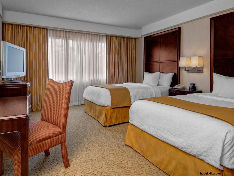 Stay in Comfort at Embassy Suites by Hilton Atlanta Galleria – Modern Luxury & Convenient Amenities