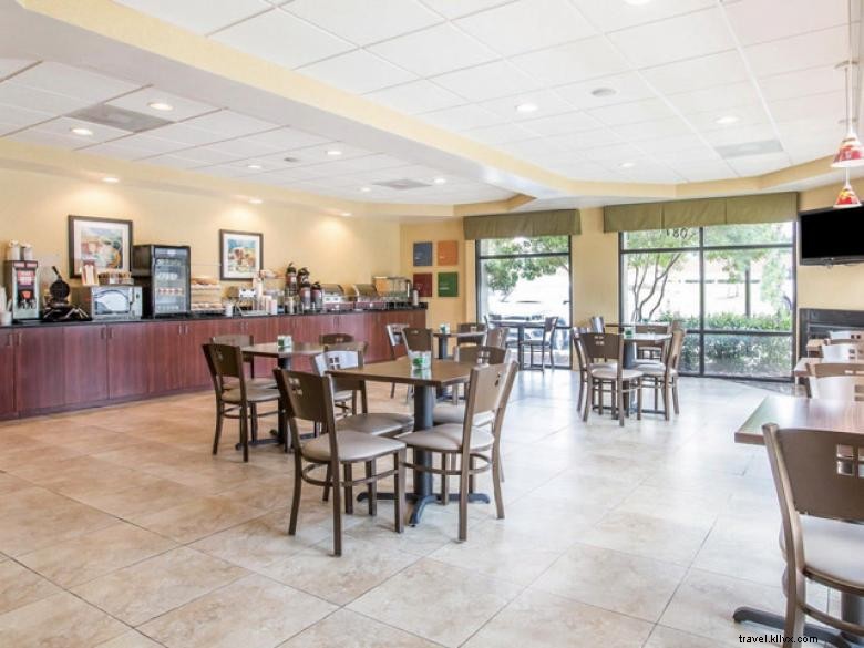 Comfort Suites Atlanta Airport – Premier Comfort & Convenience Near Hartsfield‑Jackson