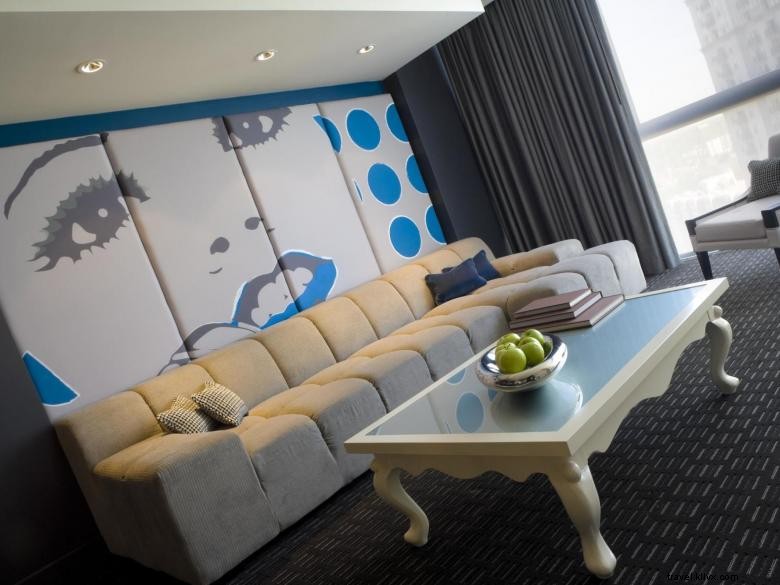 W Atlanta-Midtown: Elegant Guest Suites Near Whiskey Park