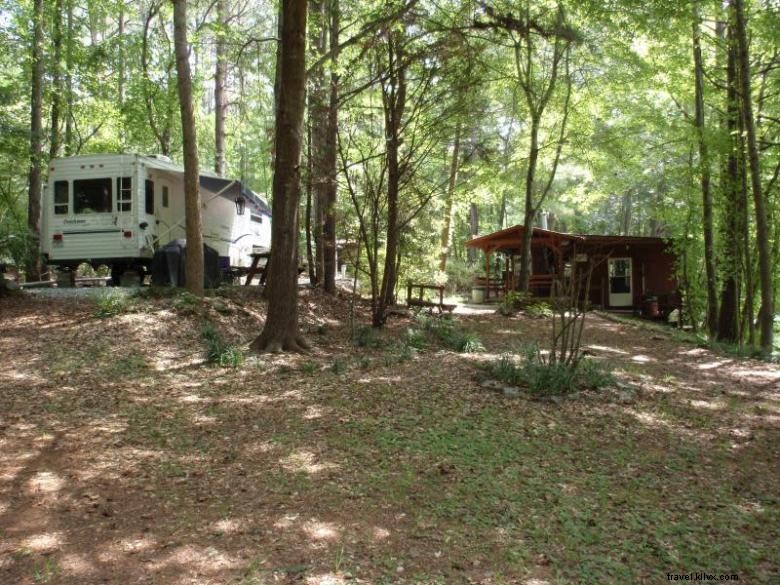 Pine Lake RV Campground: Scenic Lakeside Retreat & Family-Friendly Facilities