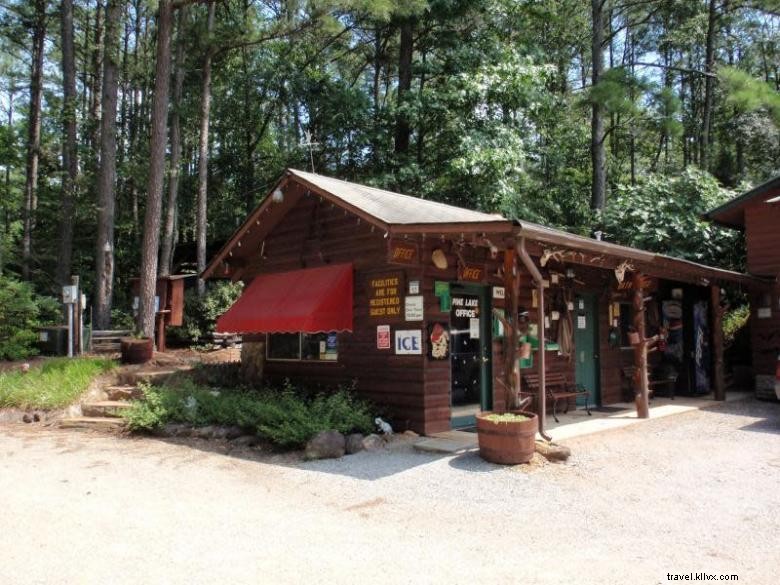 Pine Lake RV Campground: Scenic Lakeside Retreat & Family-Friendly Facilities