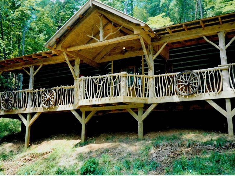 Cavender Creek Cabins: Cozy Mountain Retreat with Stunning Fall Views