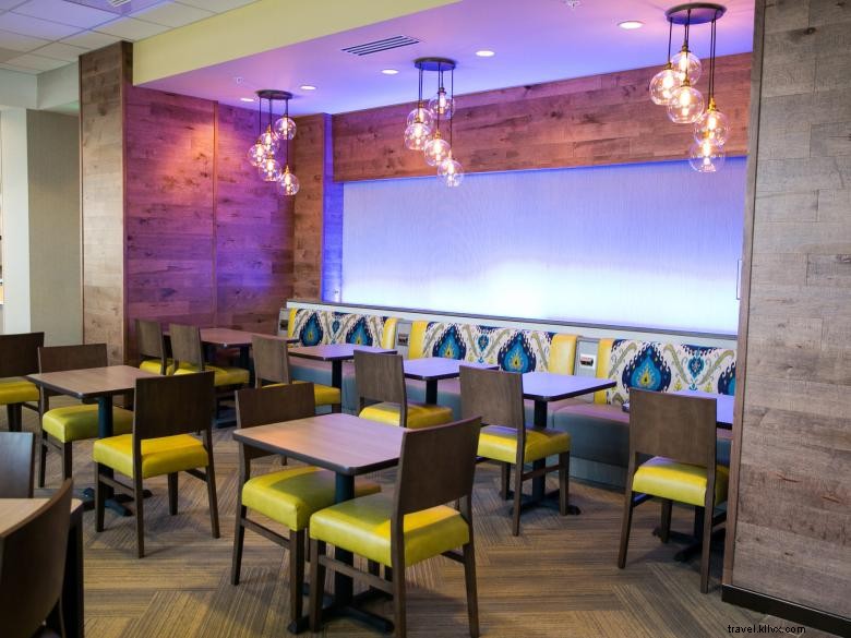 Fairfield Inn & Suites Savannah Midtown – Premium Comfort in Savannah s Midtown