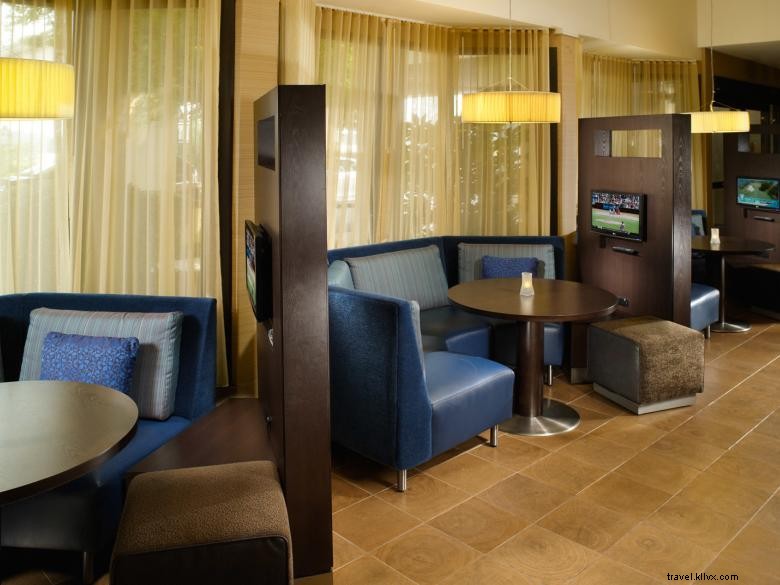 Courtyard Augusta: Luxury Suites & Theater Lounge