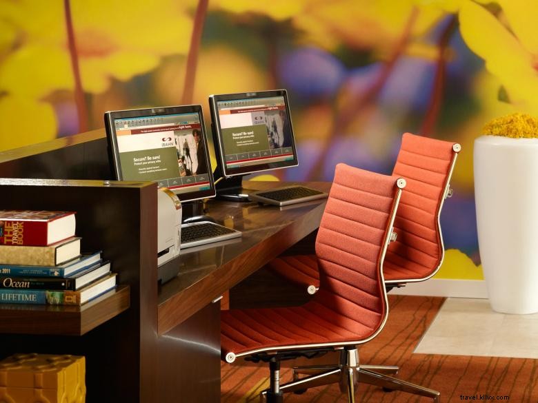 Courtyard Augusta: Luxury Suites & Theater Lounge