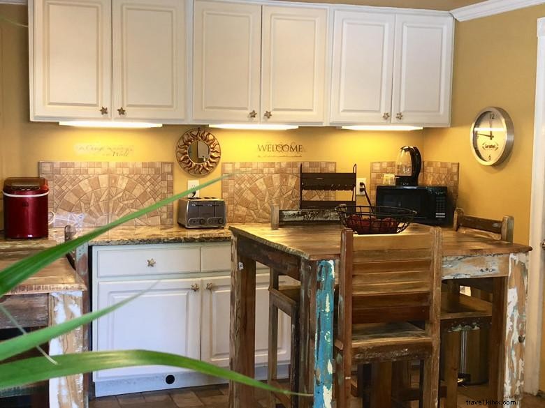 Atlantis Inn: Classic 1950s Beach Resort on Tybee Island