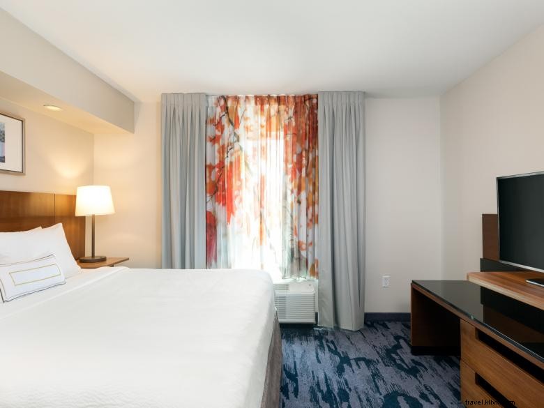 Fairfield Inn & Suites Savannah Airport – Modern Comfort & Business Facilities