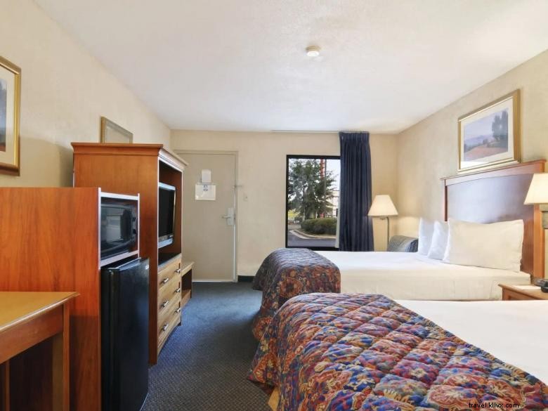 Baymont by Wyndham Macon – Convenient I-75 Location & Comfortable Stays