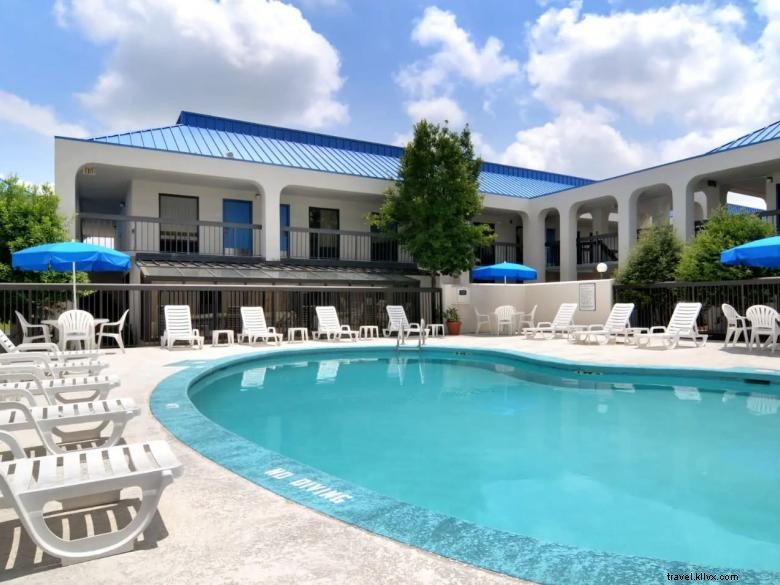 Baymont by Wyndham Macon – Convenient I-75 Location & Comfortable Stays