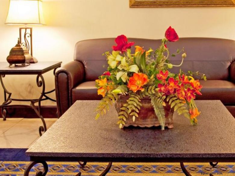 Holiday Inn Express & Suites Douglas – Comfortable, Convenient, Affordable Stay