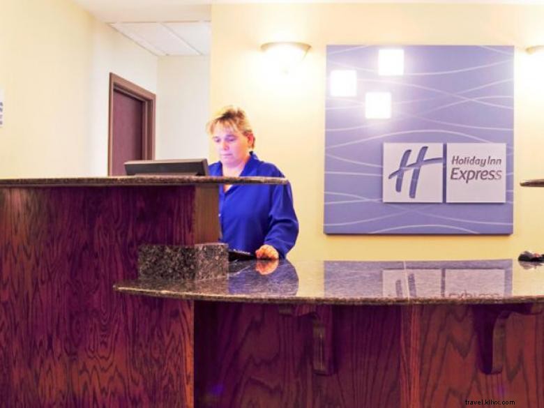 Holiday Inn Express & Suites Douglas – Comfortable, Convenient, Affordable Stay