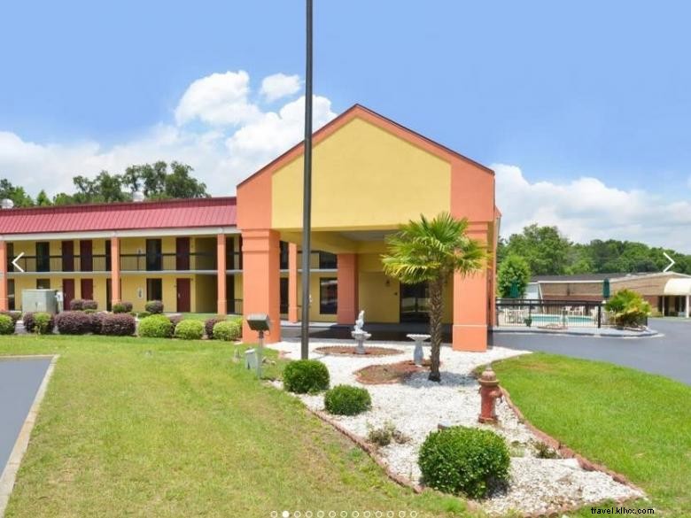 Americas Best Value Inn: Comfortable & Affordable Stay in Hinesville