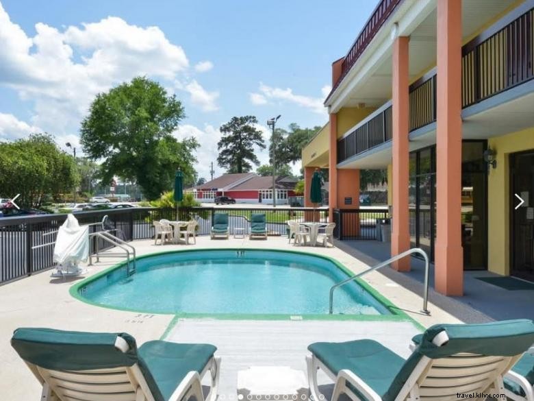 Americas Best Value Inn: Comfortable & Affordable Stay in Hinesville
