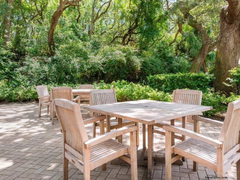 Hampton Inn & Suites Jekyll Island – Luxury Coastal Stay with Beach Access