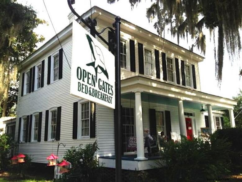 Open Gates Bed & Breakfast – Award‑Winning Riverside Retreat