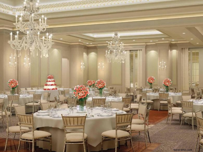 St. Regis Atlanta – Luxury Suites & World-Class Amenities