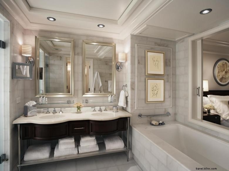 St. Regis Atlanta – Luxury Suites & World-Class Amenities