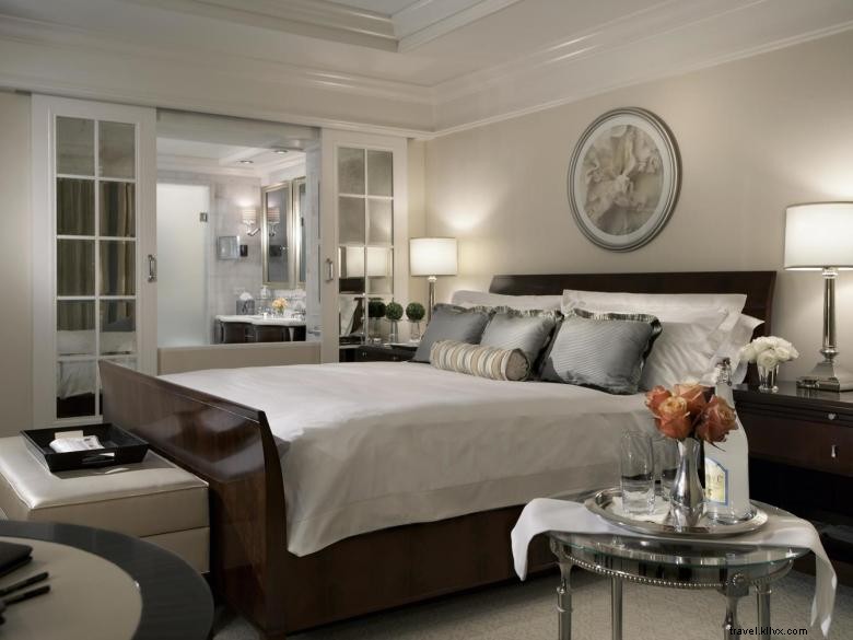 St. Regis Atlanta – Luxury Suites & World-Class Amenities