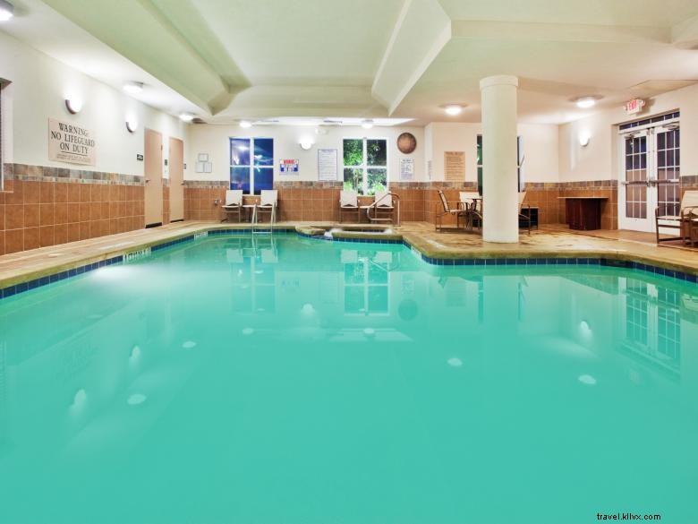 Country Inn & Suites by Radisson Athens – Comfortable Suites & Prime Athens Location