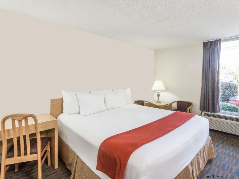 Stay at Days Inn by Wyndham Adel – Your Gateway to South Georgia Motorsports Park