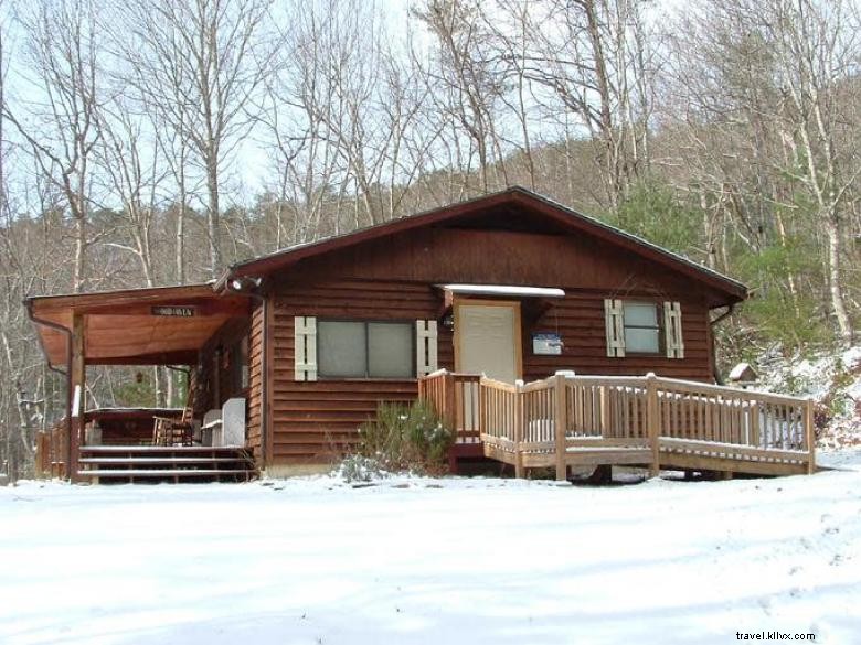 Chandler Cabin Retreat: Secluded Luxury in Northeast Georgia Mountains