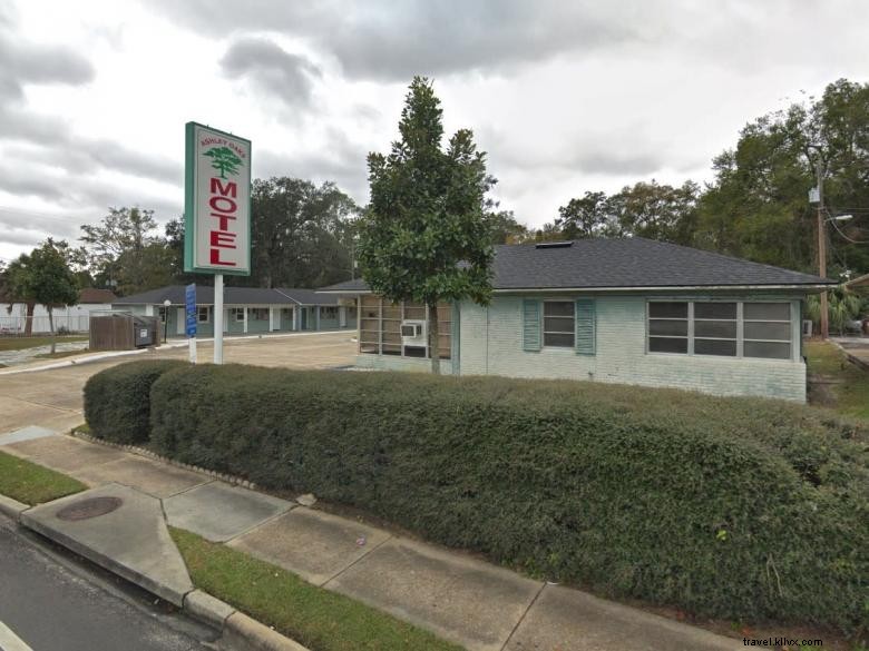 Affordable Comfort at Ashley Oaks Motel – Clean Rooms, Friendly Staff & Central Valdosta Location