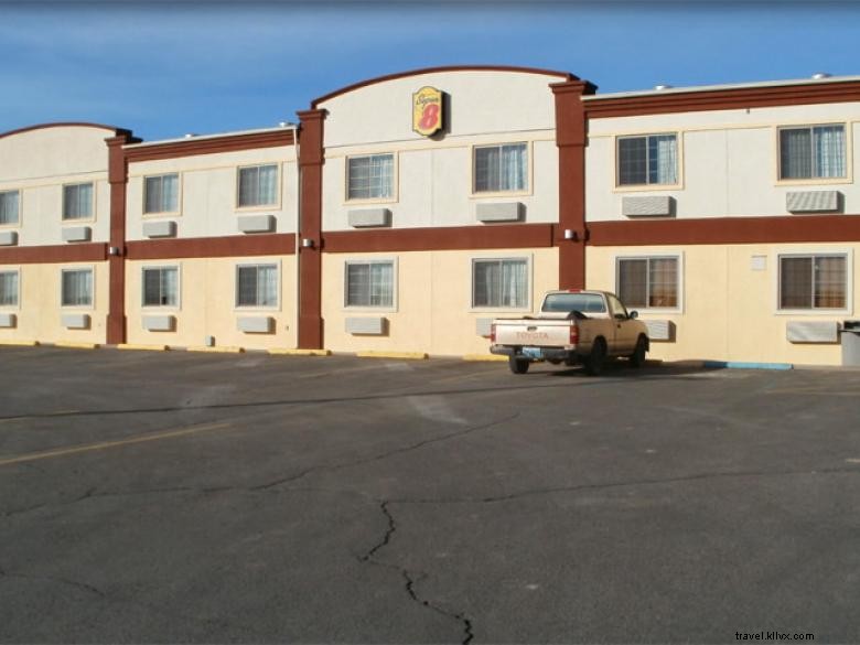 Super 8 Wyndham Douglas – Premier Stay Near General Coffee State Park