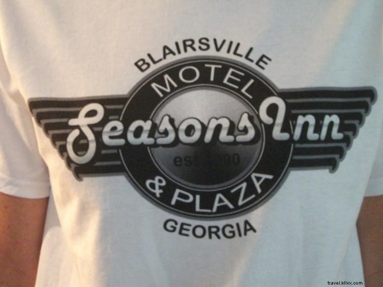 Seasons Inn & Plaza: Premier Boutique Stay in Blairsville