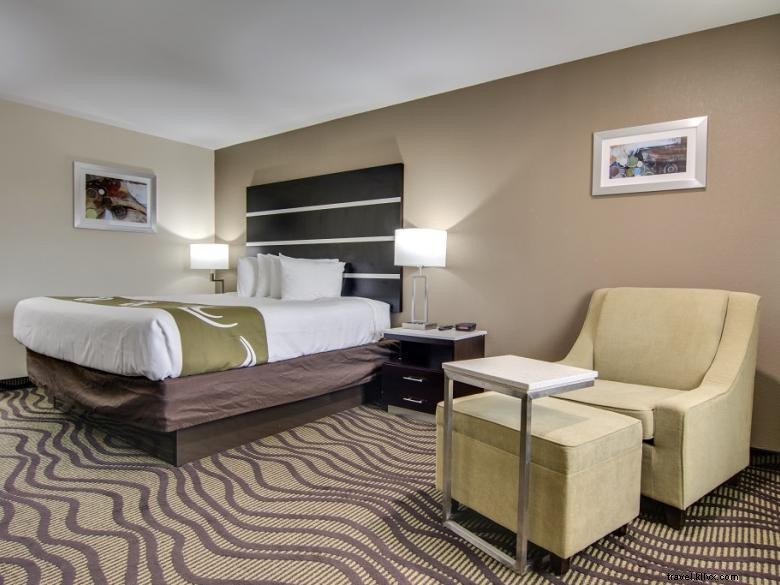 Quality Inn & Suites – Premium Stay Near Athens University