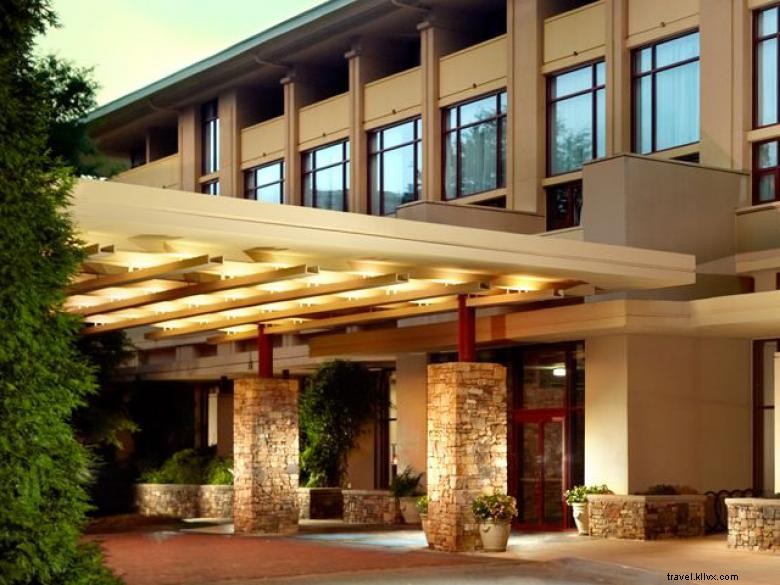 Emory Conference Center Hotel: Comfort & Convenience for Your Next Business Trip