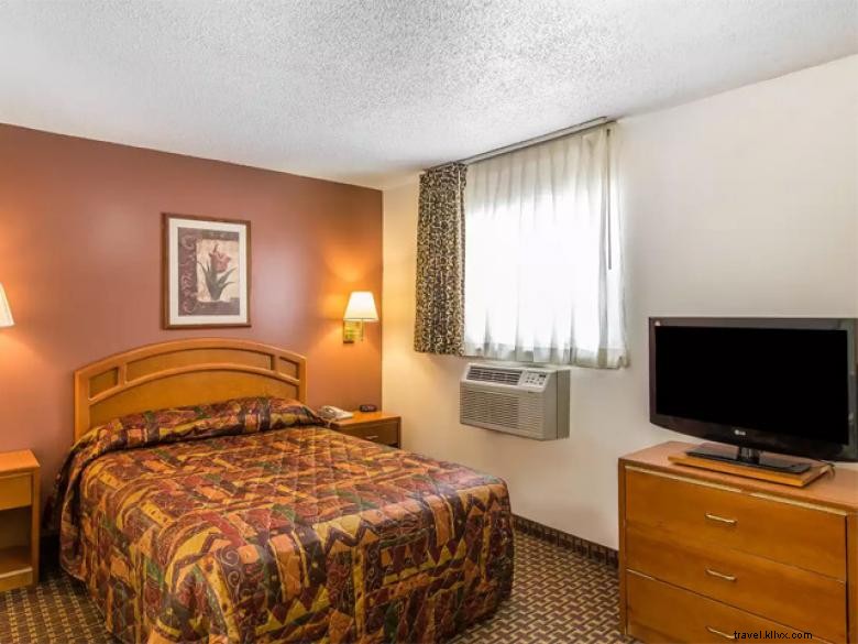 Suburban Extended Stay Abercorn – Comfortable and Convenient Savannah Accommodation
