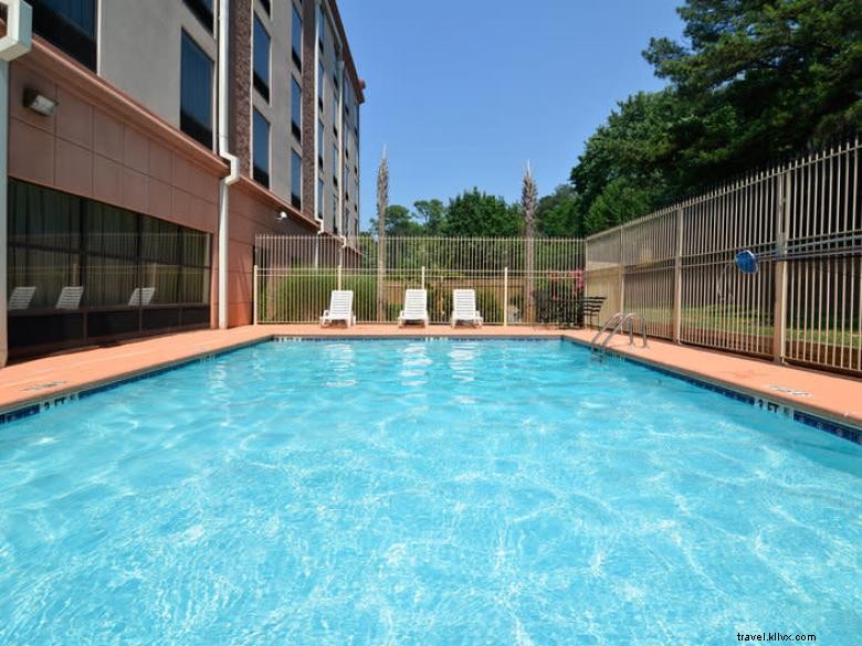 Best Western Plus Hotel & Suites – Premier Airport South Accommodation